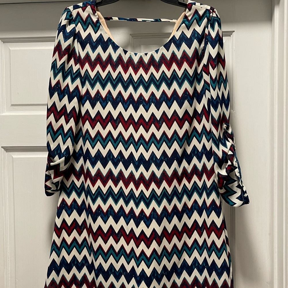 Womens Speechless Chevron three quarter sleeve dress- Medium
